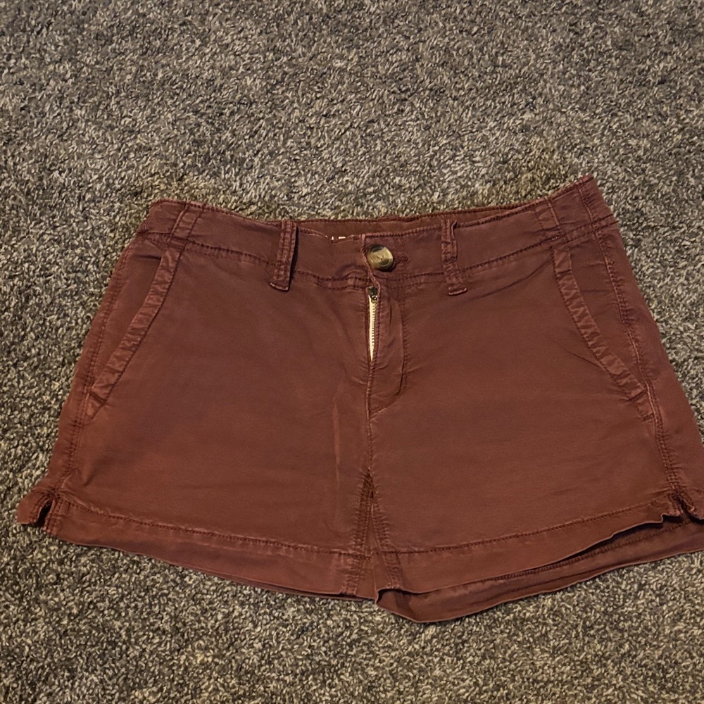 Washed maroon shorts